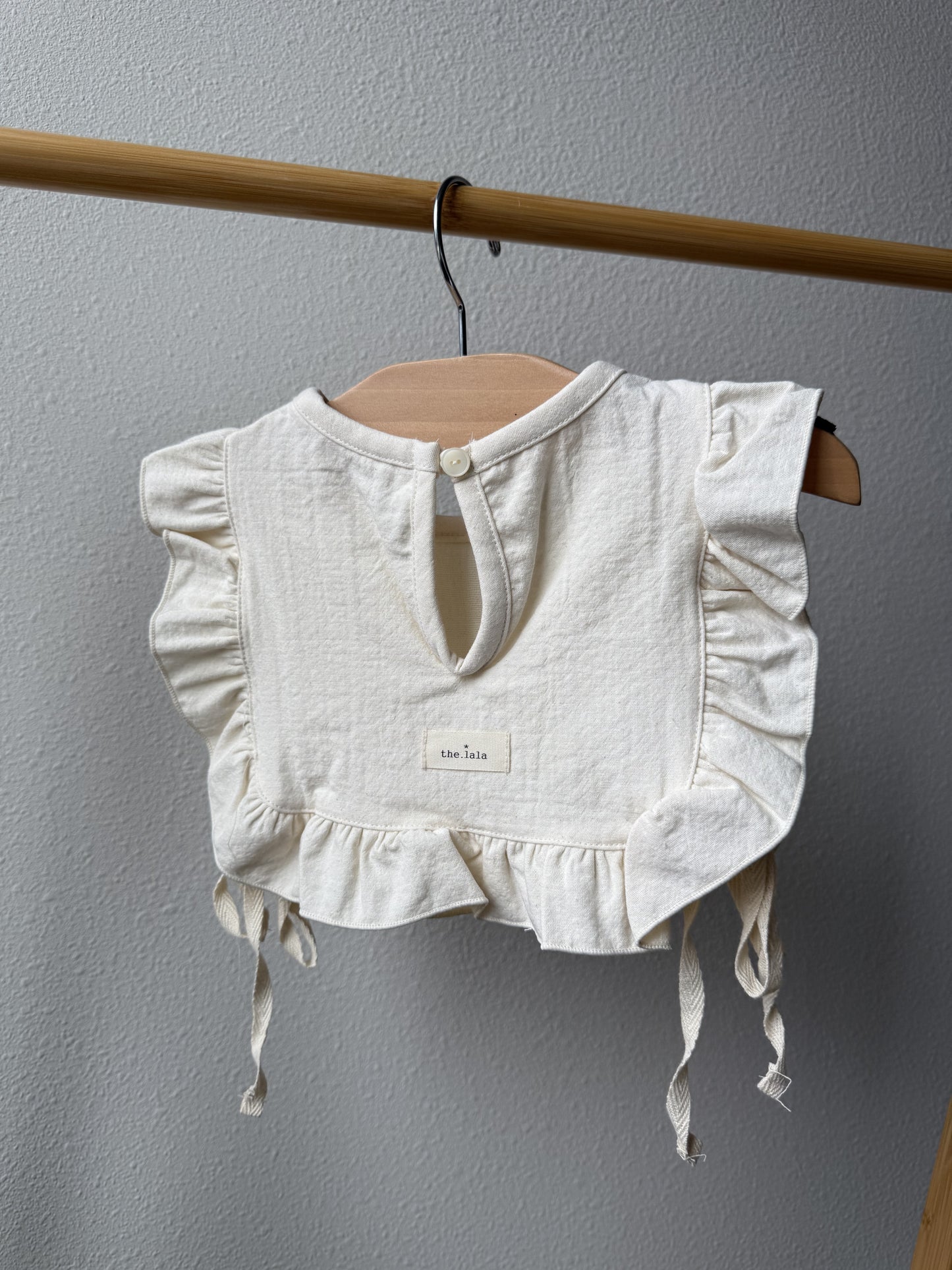Lala Bib