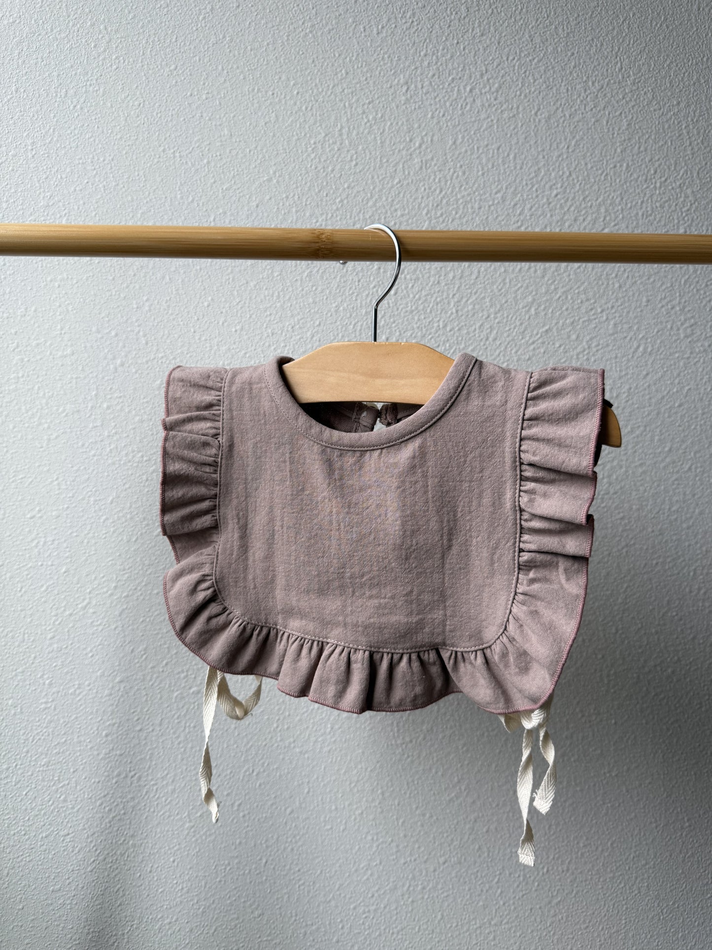 Lala Bib