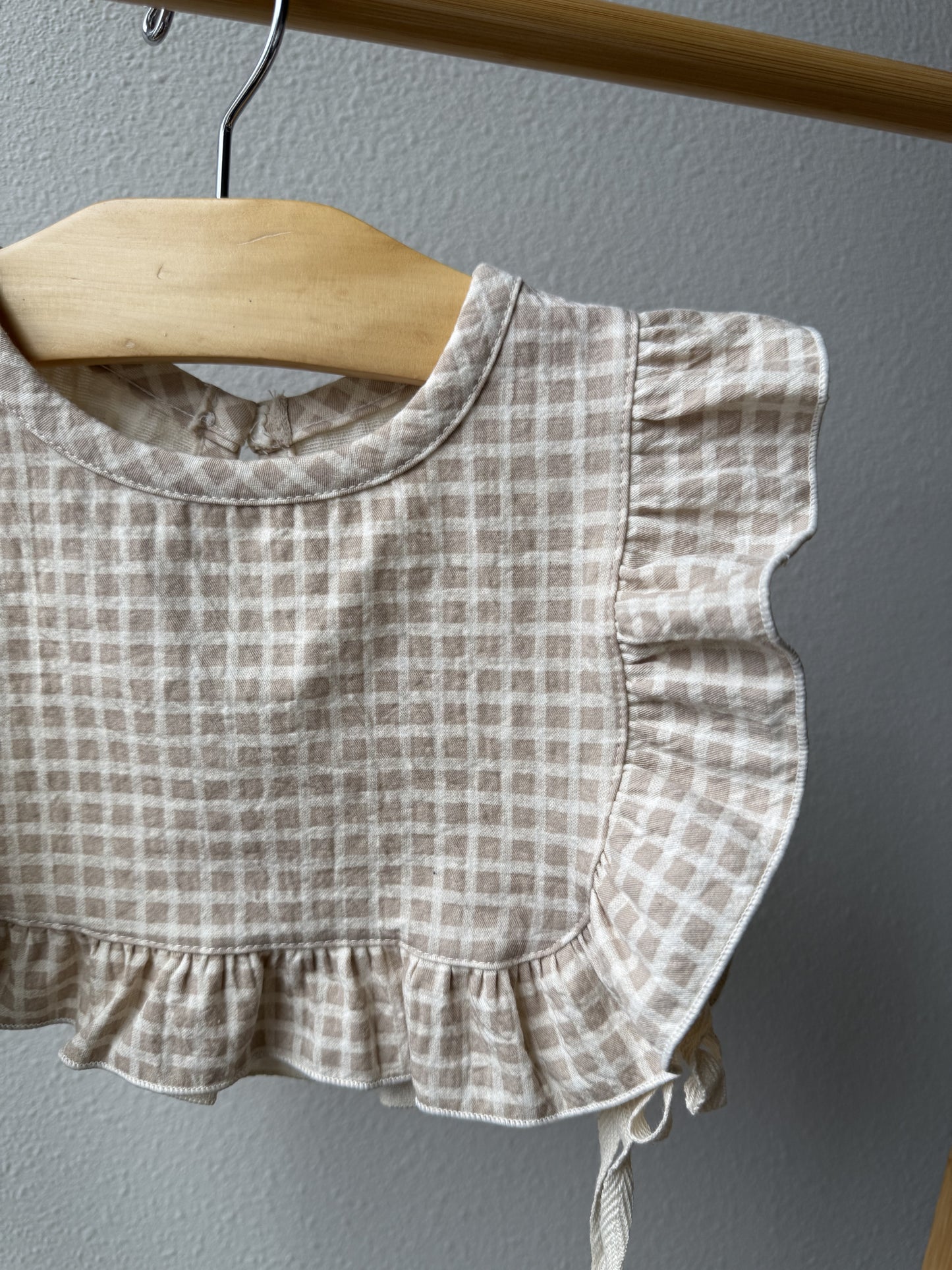 Lala Bib