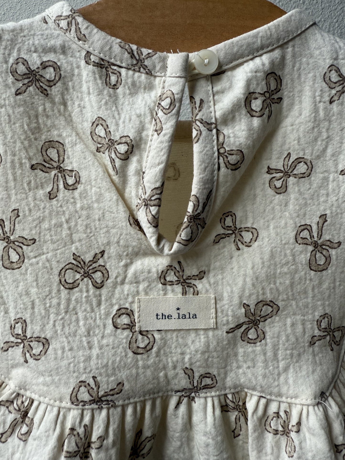 Lala Bib